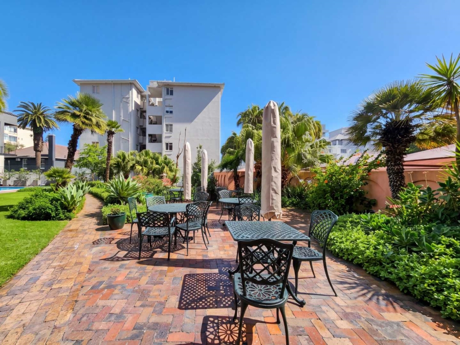 2 Bedroom Property for Sale in Sea Point Western Cape